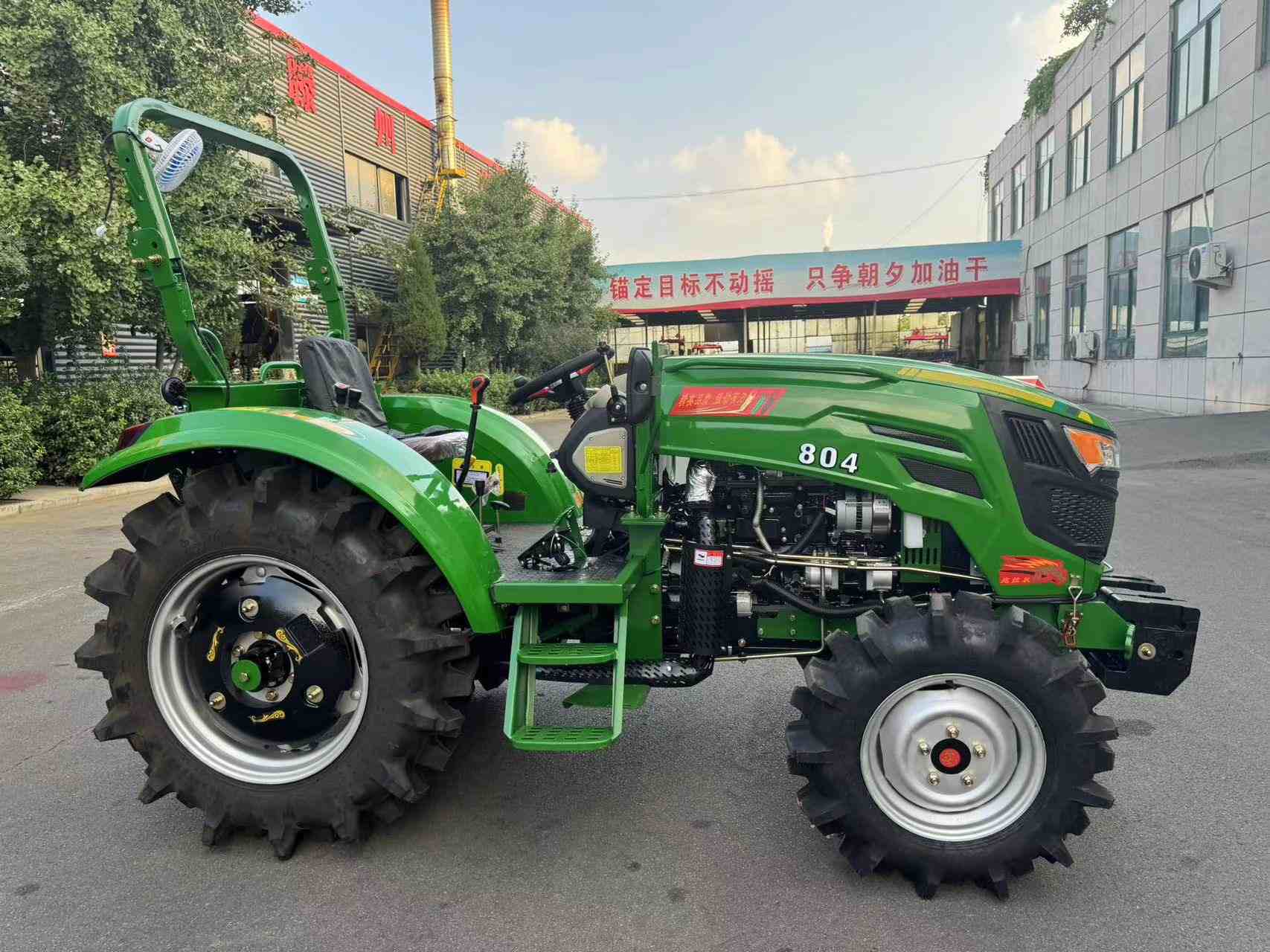 80HP 4WD Greenhouse Tractor