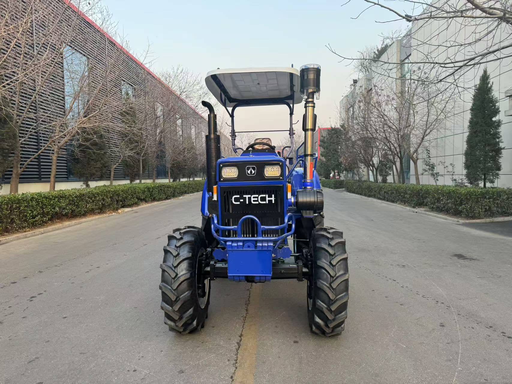 80HP 4WD Farm Tractor with Sunshade