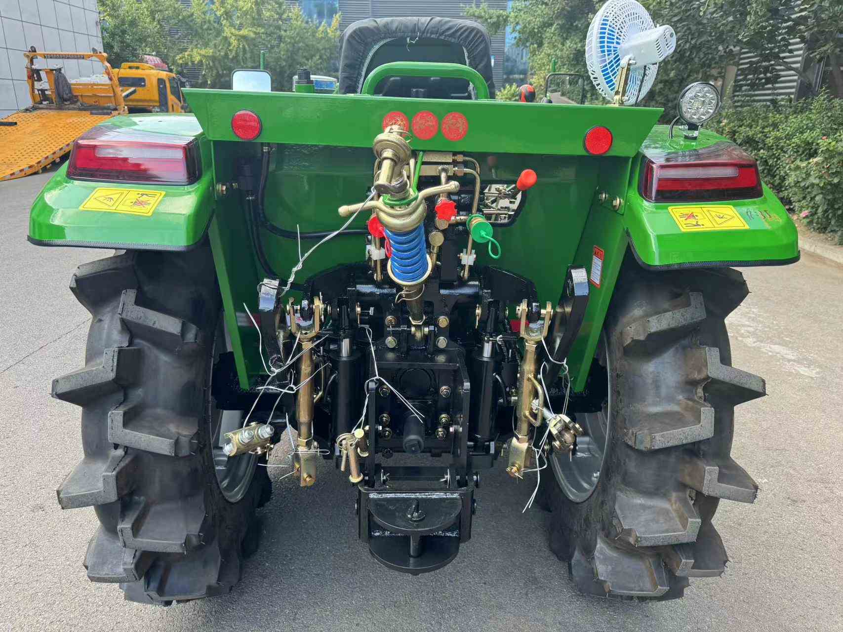80HP 4WD Greenhouse Tractor