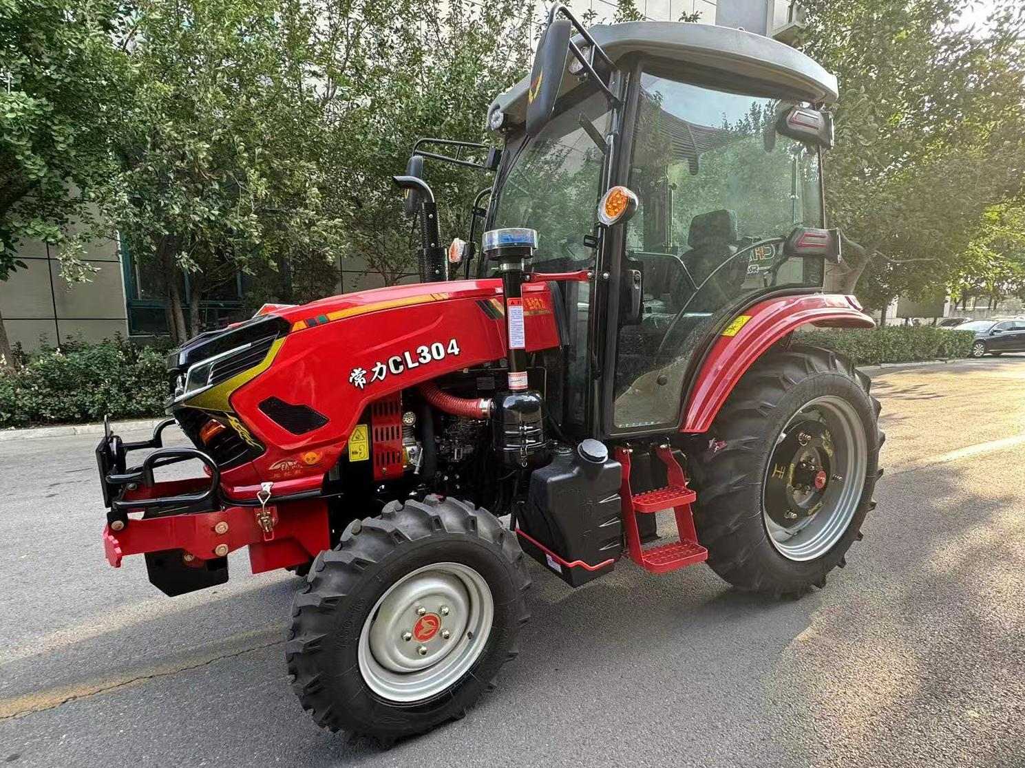 30HP 4 Wheeled Tractor with Cabin
