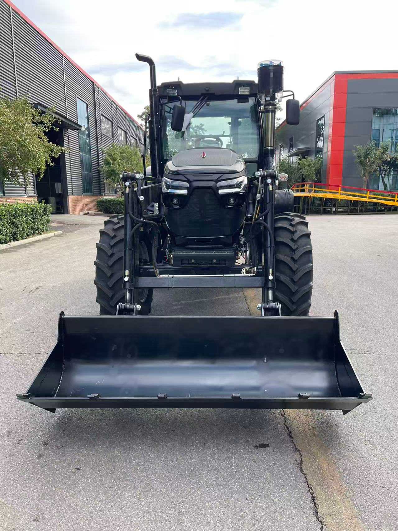 CL1004 With Front-end Loader