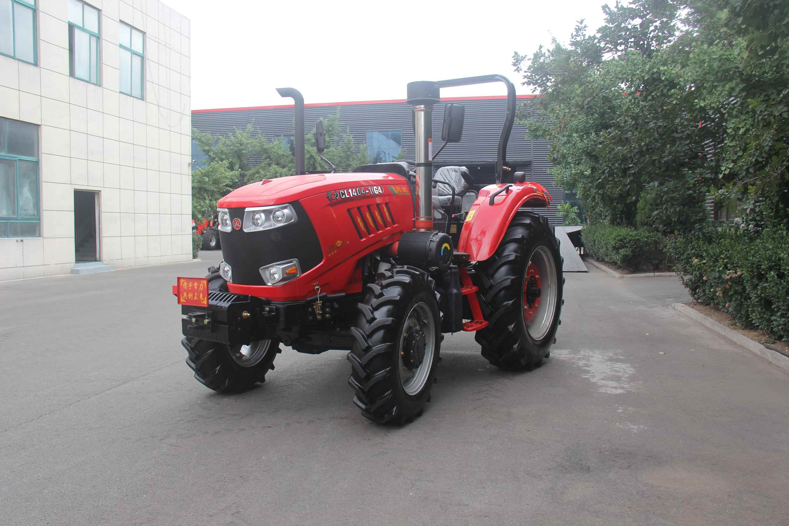 140HP 4WD Farm Tractor with Canopy