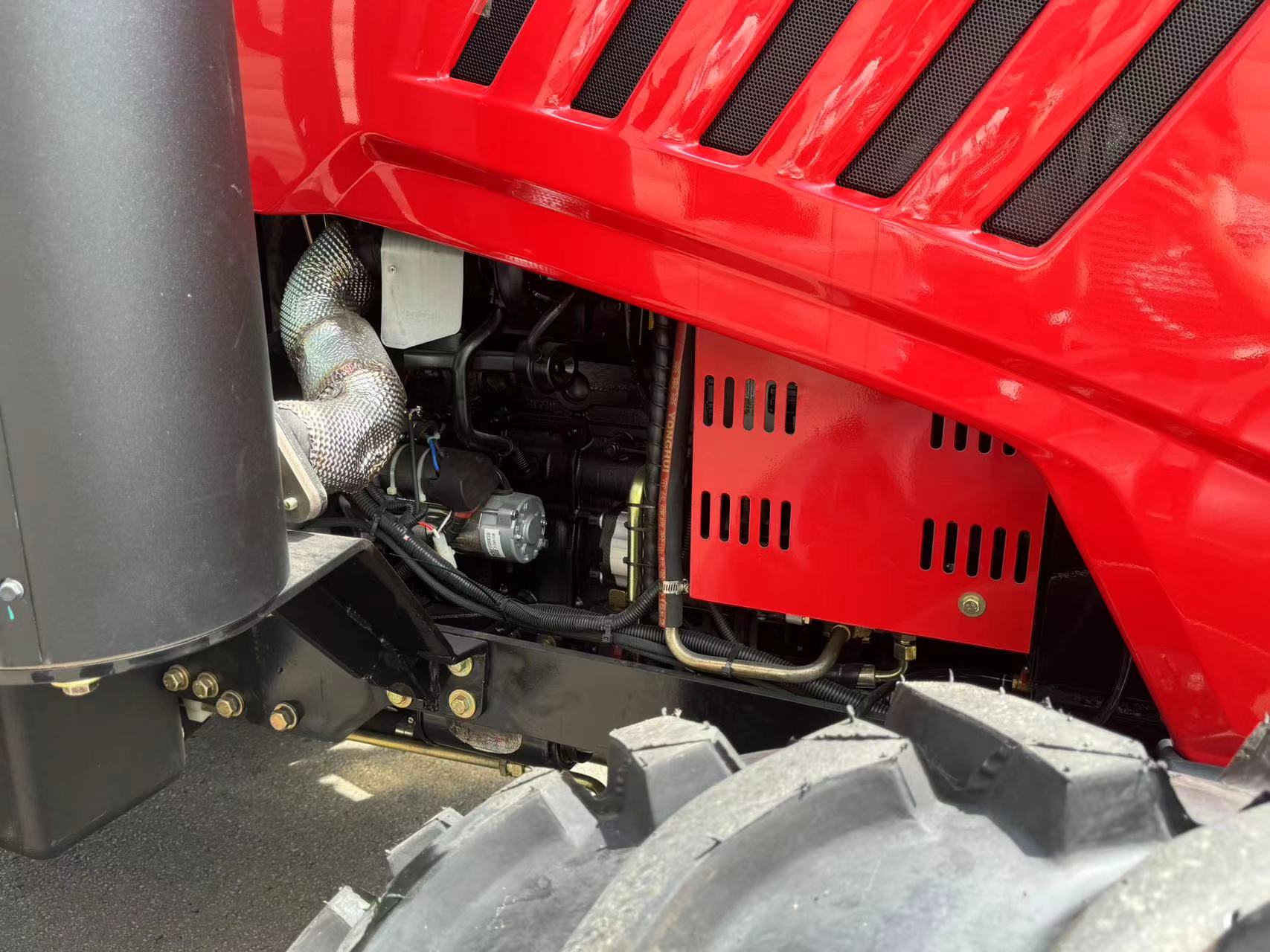 150HP 4WD Farm Tractor with Canopy