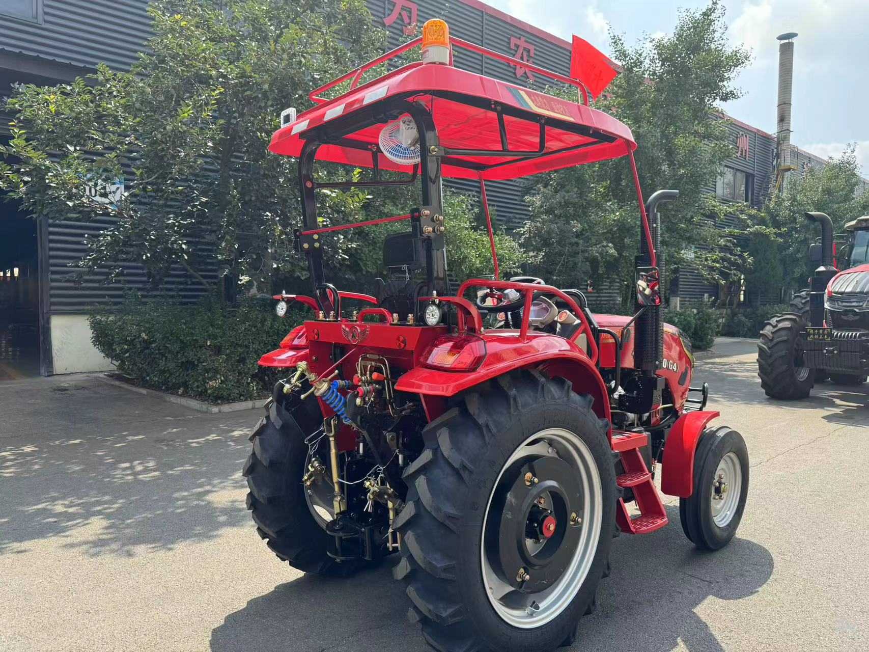 2WD Farm Tractor with Canopy