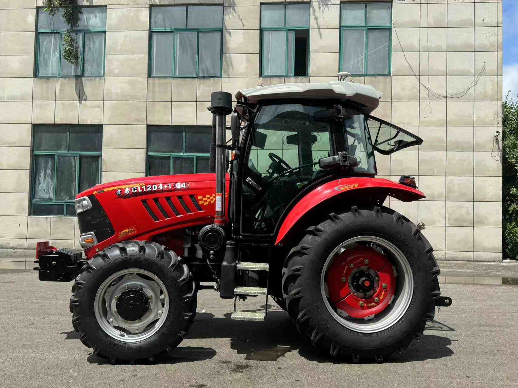 120HP 4WD Farm Tractor with Cab