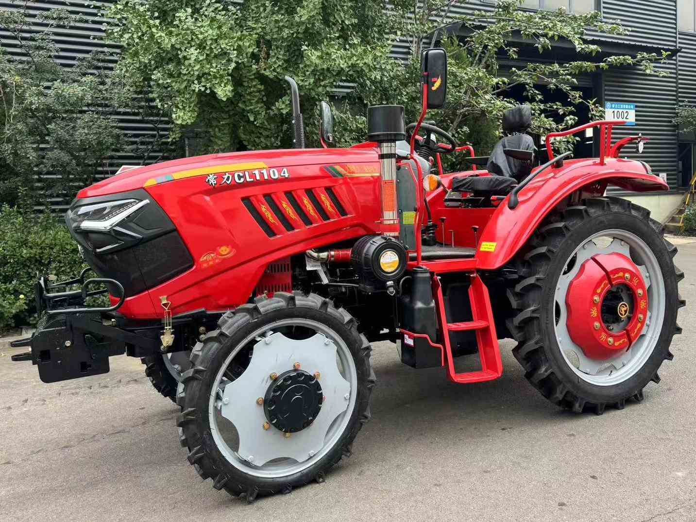 110HP 4WD Farm Tractor