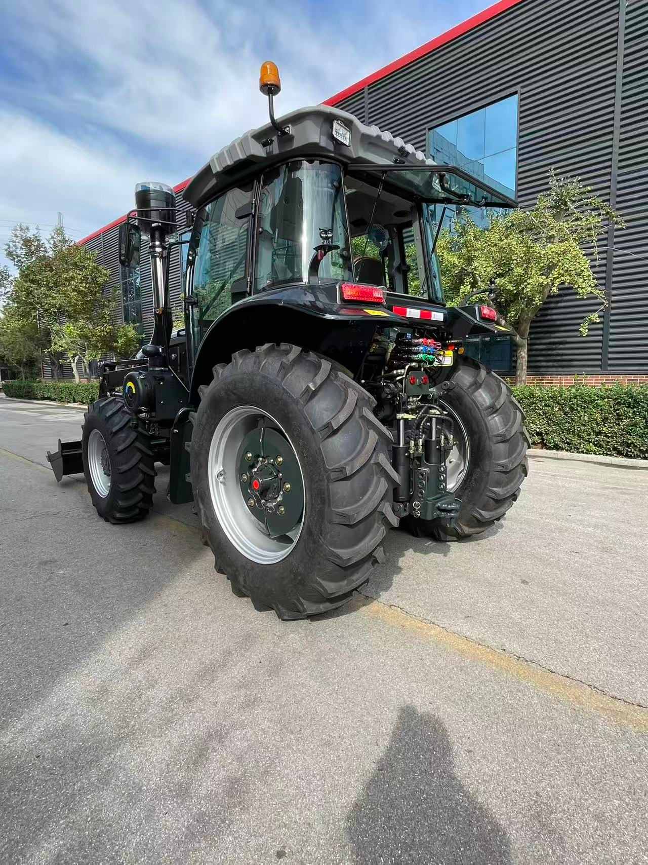 CL1004 With Front-end Loader