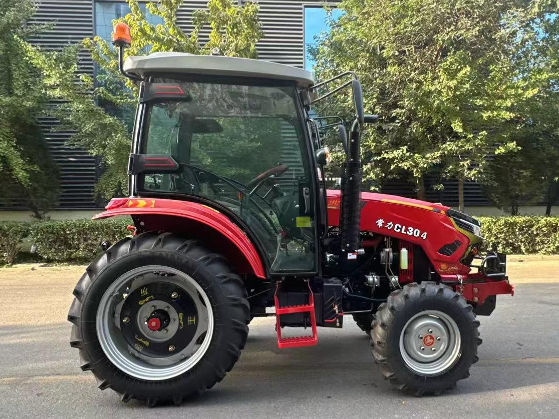 30HP 4 Wheeled Tractor with Cabin