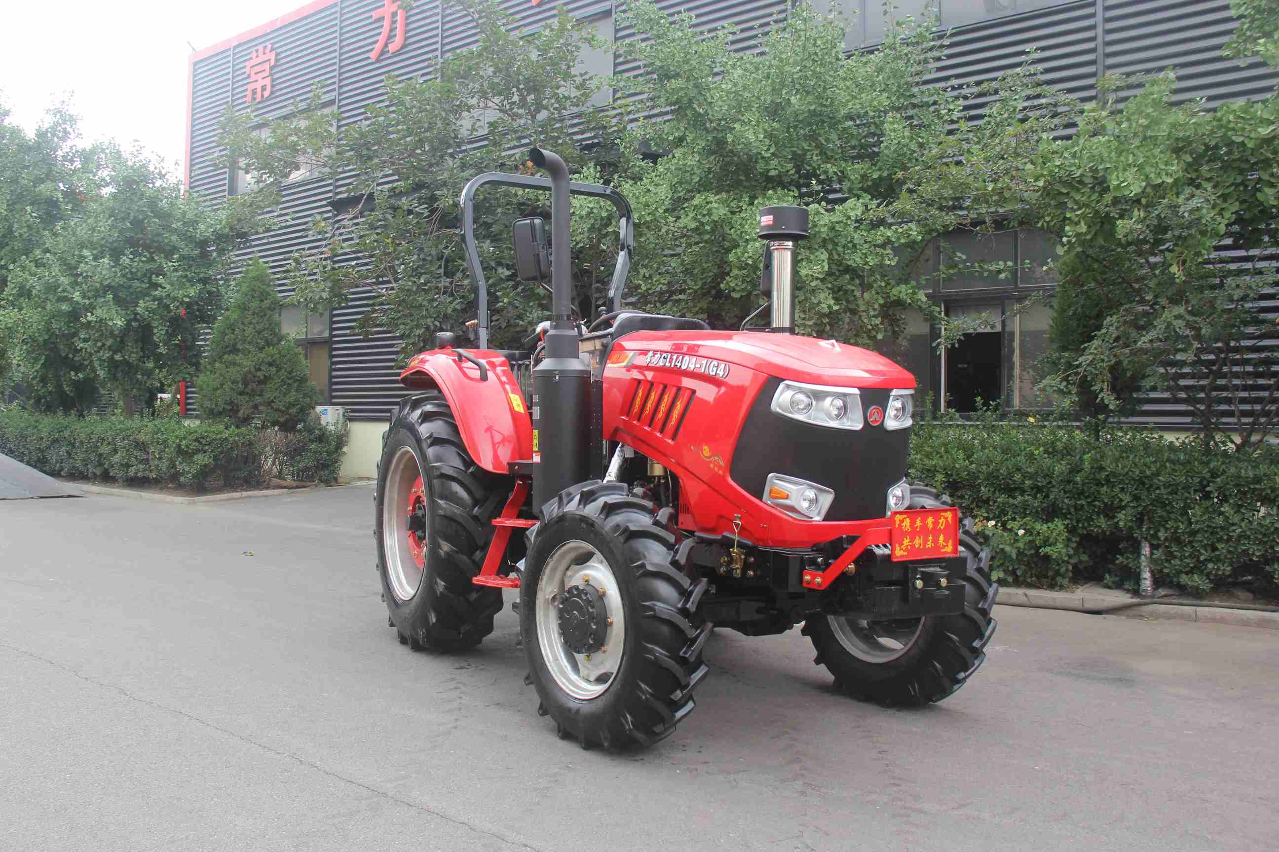 140HP 4WD Farm Tractor with Canopy