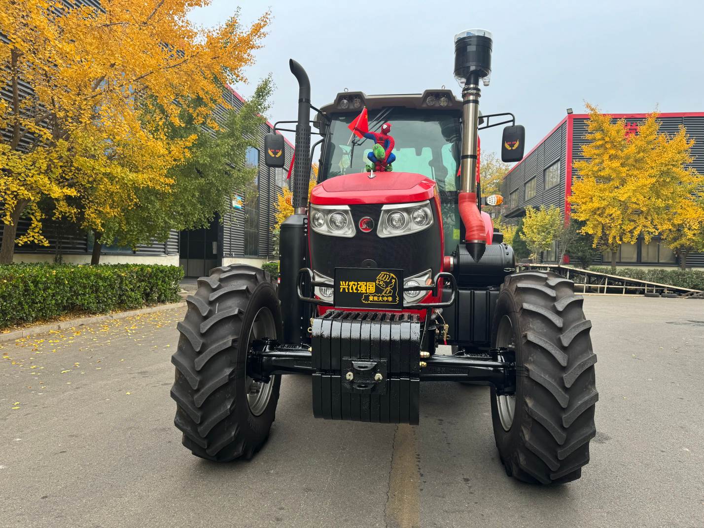 180HP 4WD Farm Tractor