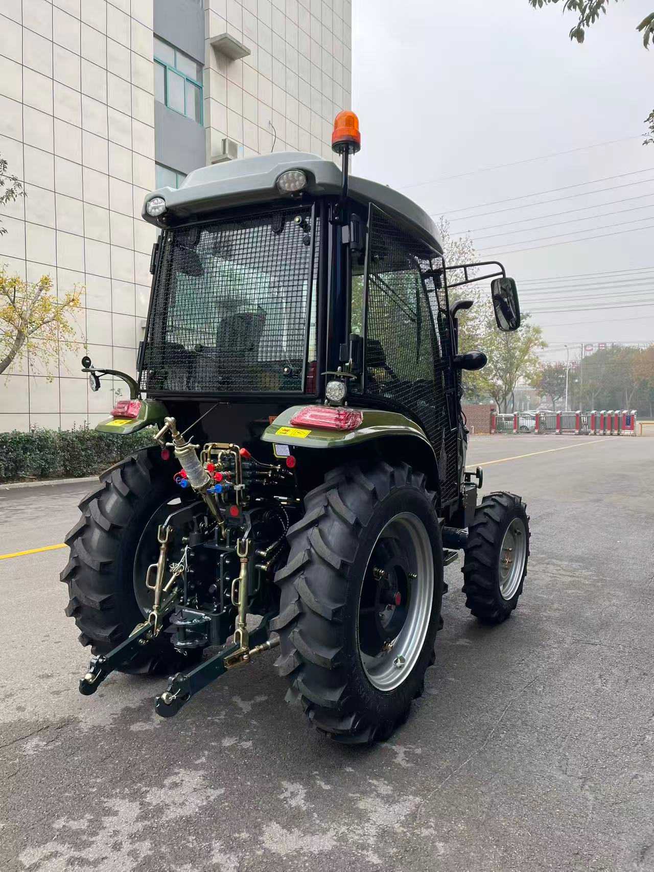 50HP 4WD with Cab and Guard Net