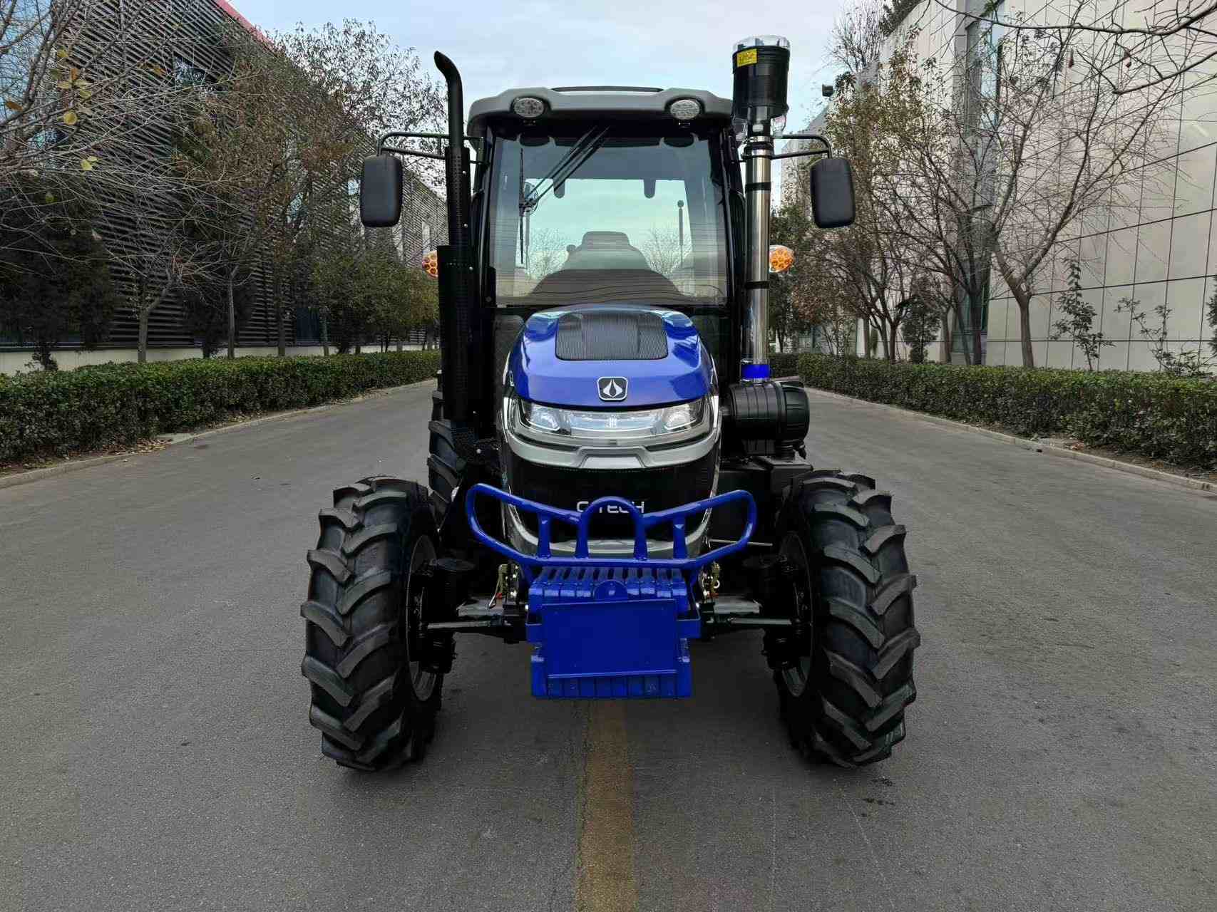 100HP 4WD Farm Tractor with Cabin Color Blue