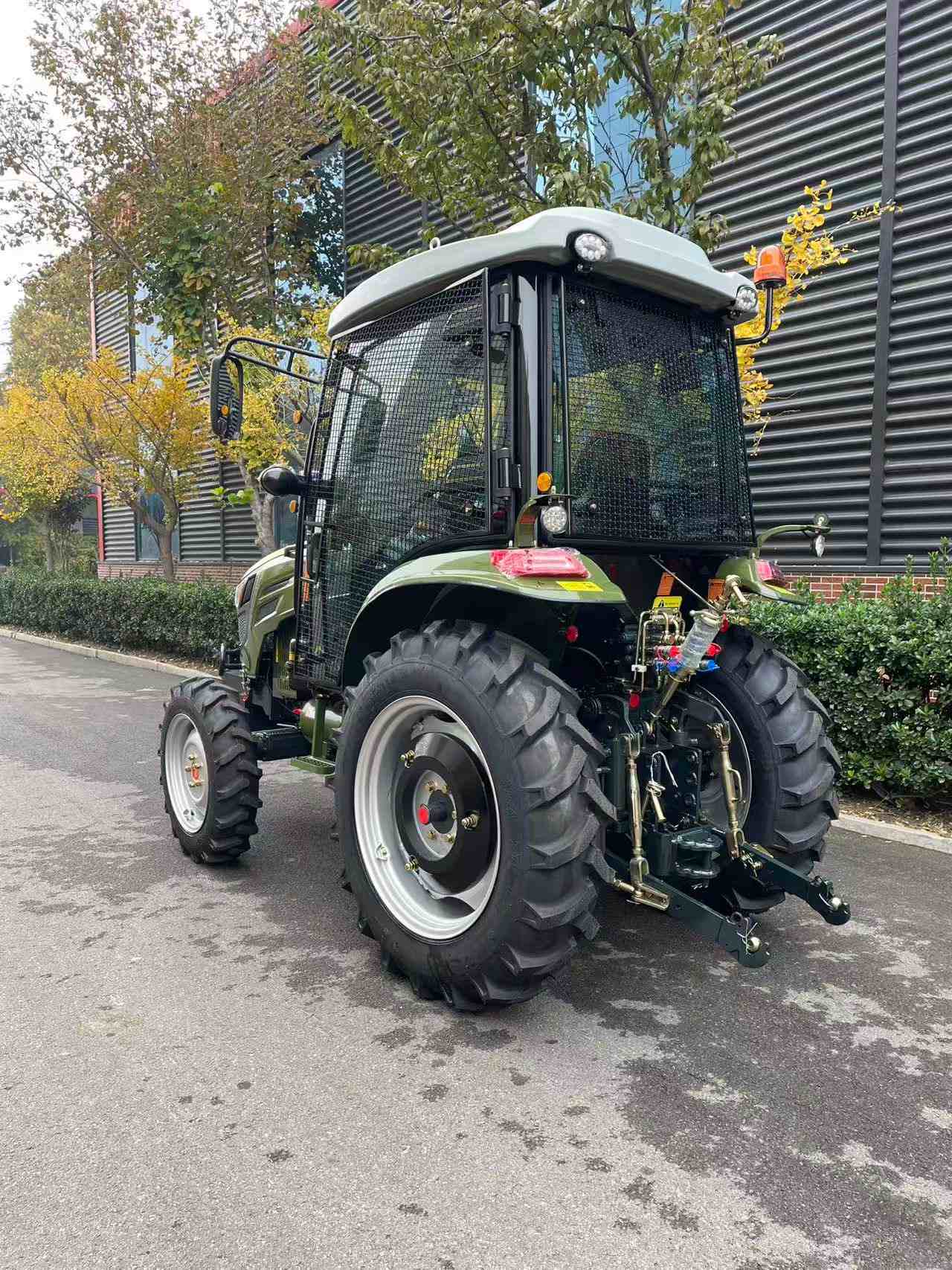 50HP 4WD with Cab and Guard Net