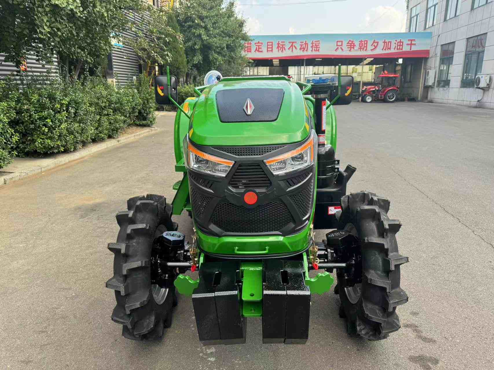 80HP 4WD Greenhouse Tractor