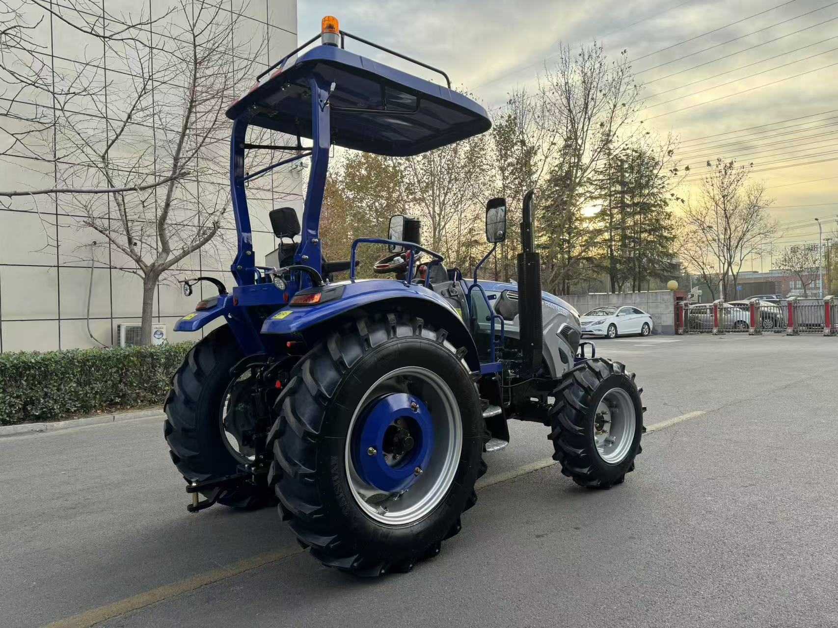 80HP 4WD Farm Tractor with Sunshade