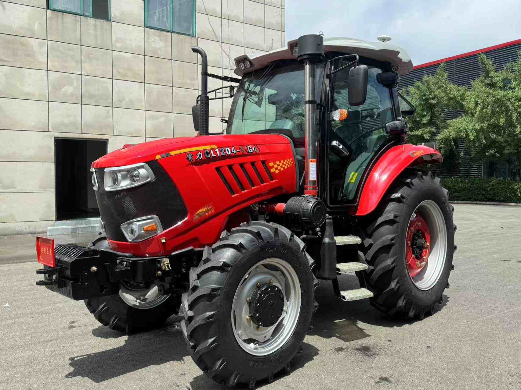 140HP 4WD Farm Tractor with Cabin